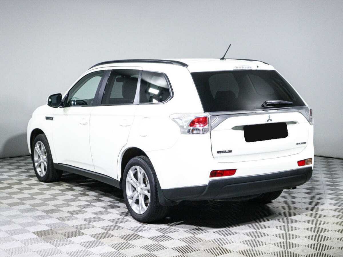 Mitsubishi Outlander с пробегом — 2012 год. Фото: #5