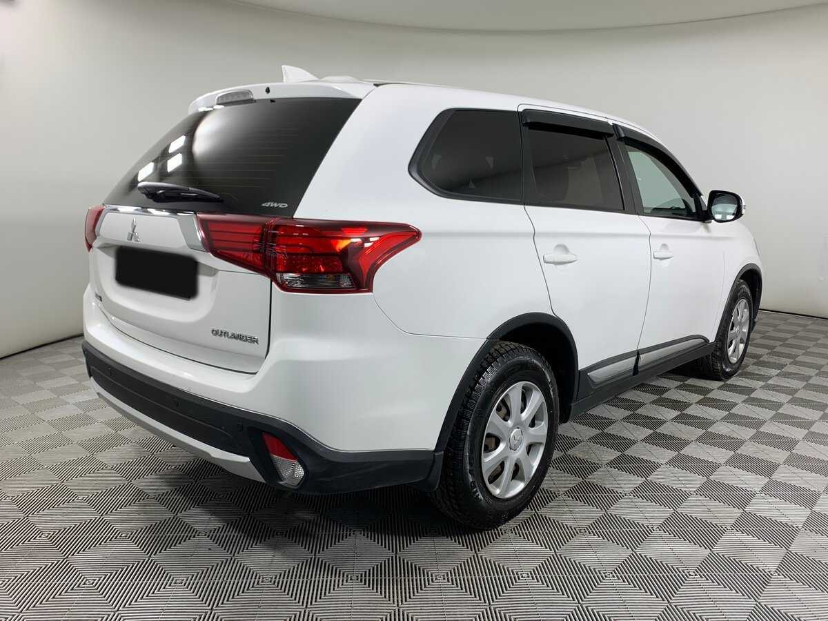 Mitsubishi Outlander с пробегом — 2017 год. Фото: #4