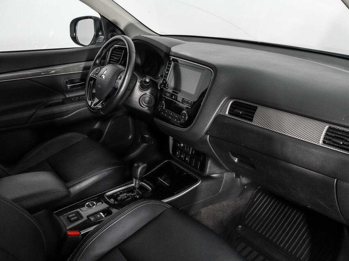 Mitsubishi Outlander с пробегом — 2019 год. Фото: #8
