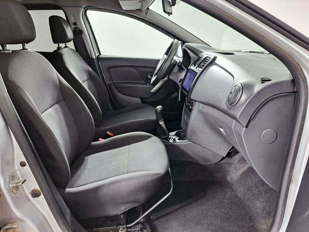 Renault Logan с пробегом — 2014 год. Фото: #8
