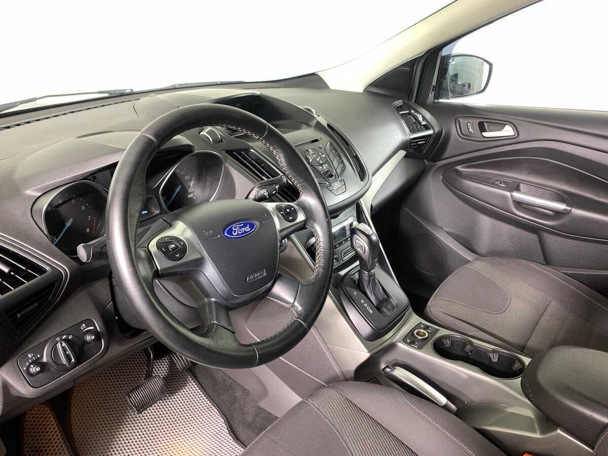 Ford Kuga с пробегом — 2015 год. Фото: #10