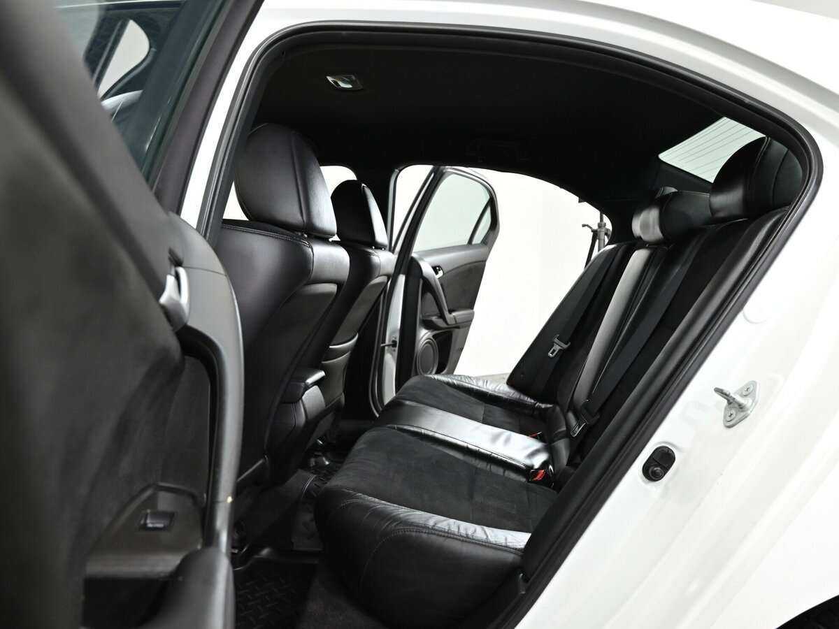 Honda Accord с пробегом — 2012 год. Фото: #9