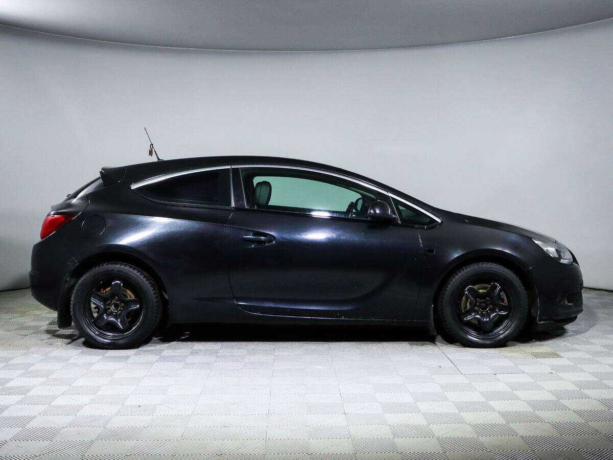 Opel Astra с пробегом — 2013 год. Фото: #3