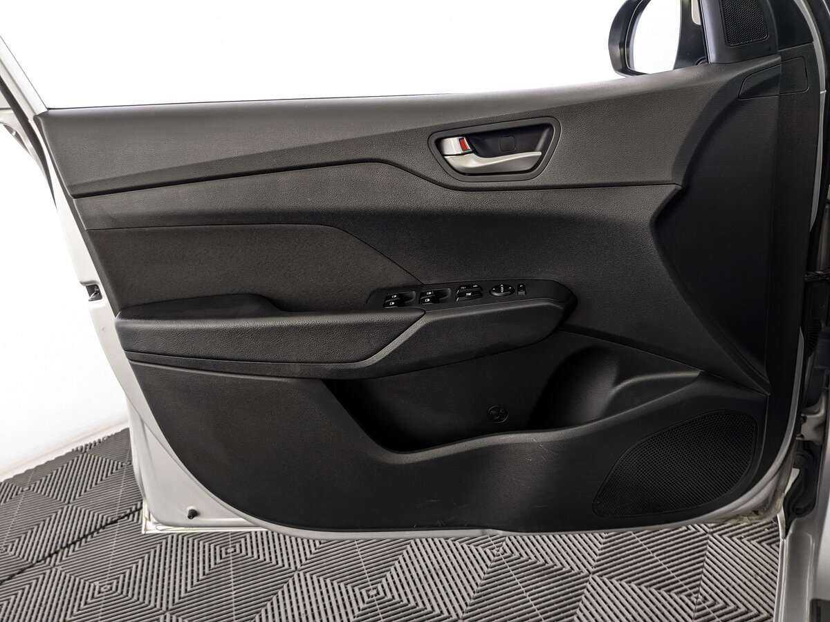 Hyundai Solaris с пробегом — 2019 год. Фото: #14