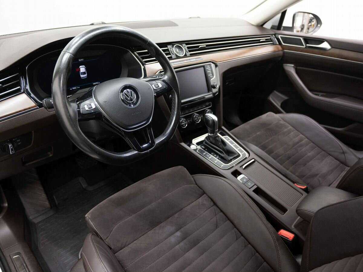 Volkswagen Passat с пробегом — 2016 год. Фото: #6