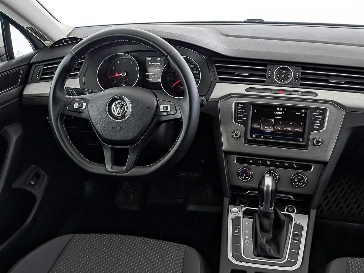 Volkswagen Passat с пробегом — 2017 год. Фото: #28