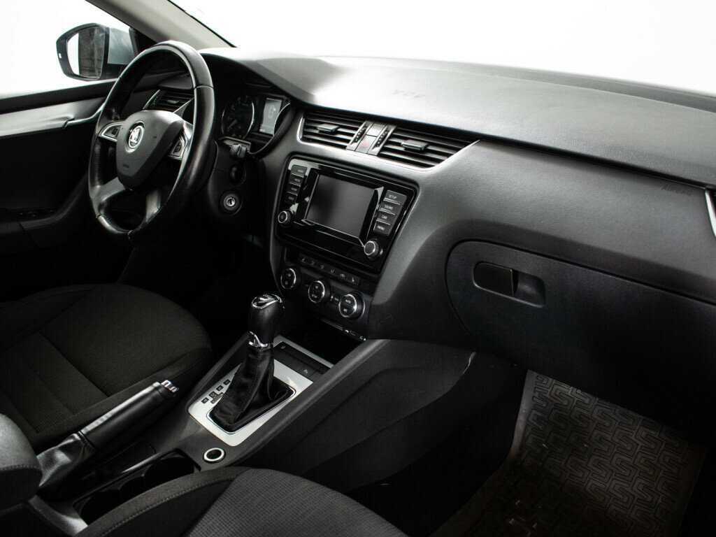 Skoda Octavia с пробегом — 2013 год. Фото: #7