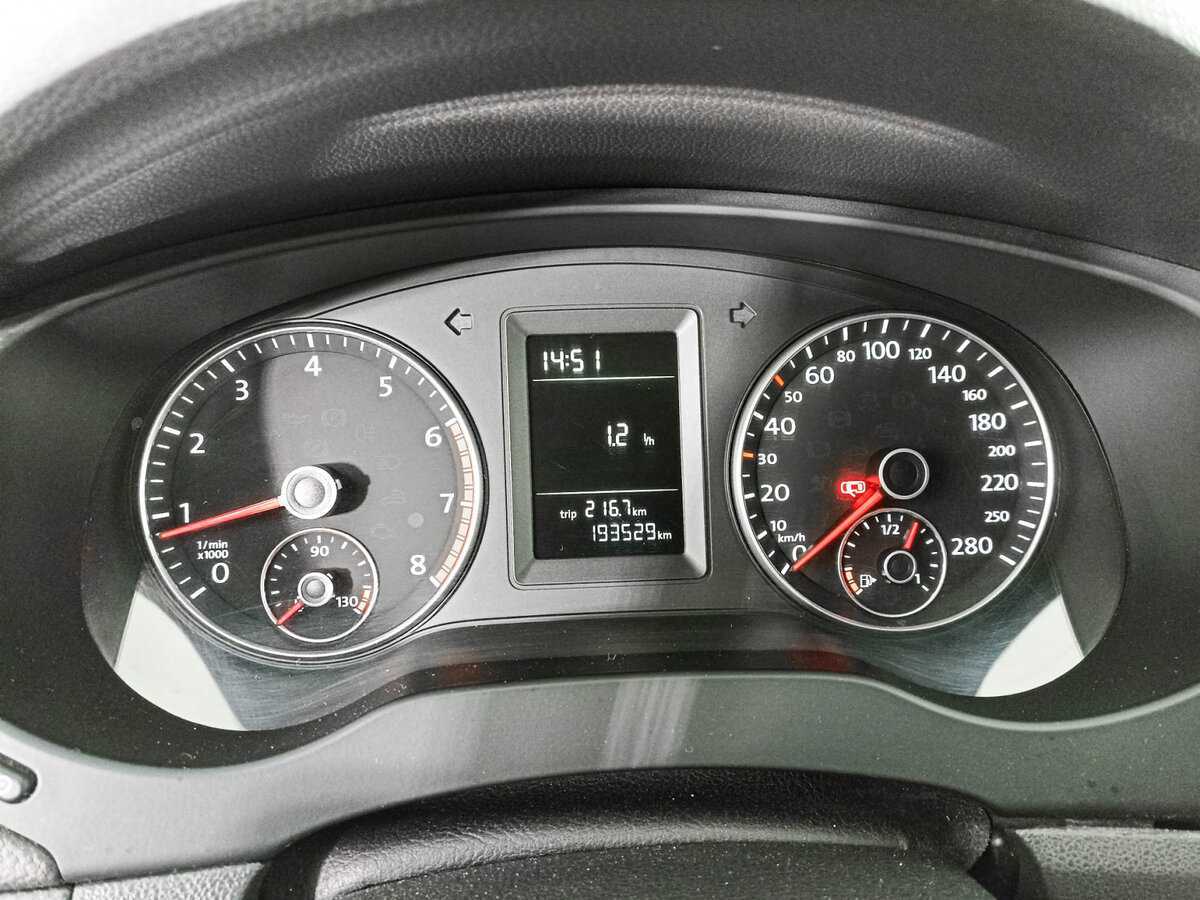 Volkswagen Jetta с пробегом — 2014 год. Фото: #12