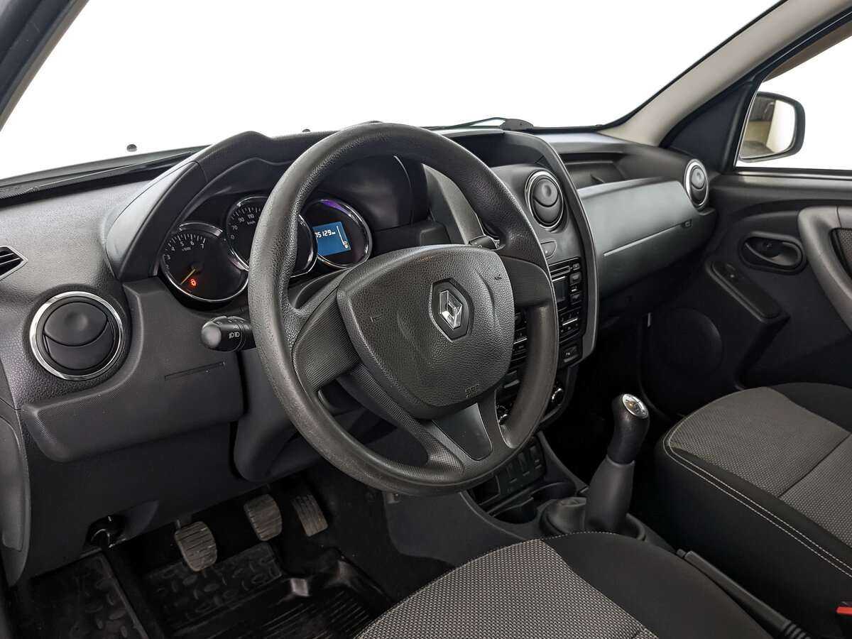 Renault Duster с пробегом — 2016 год. Фото: #13