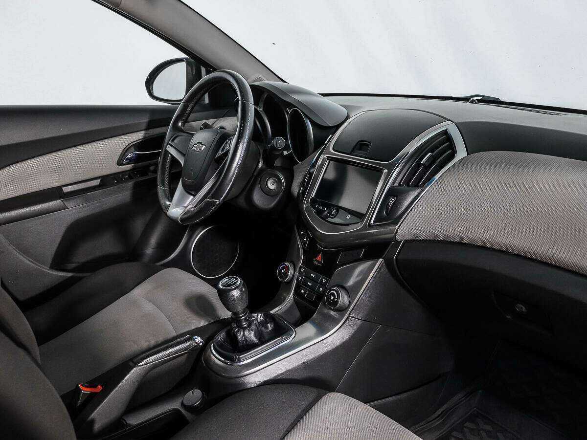 Chevrolet Cruze с пробегом — 2014 год. Фото: #10