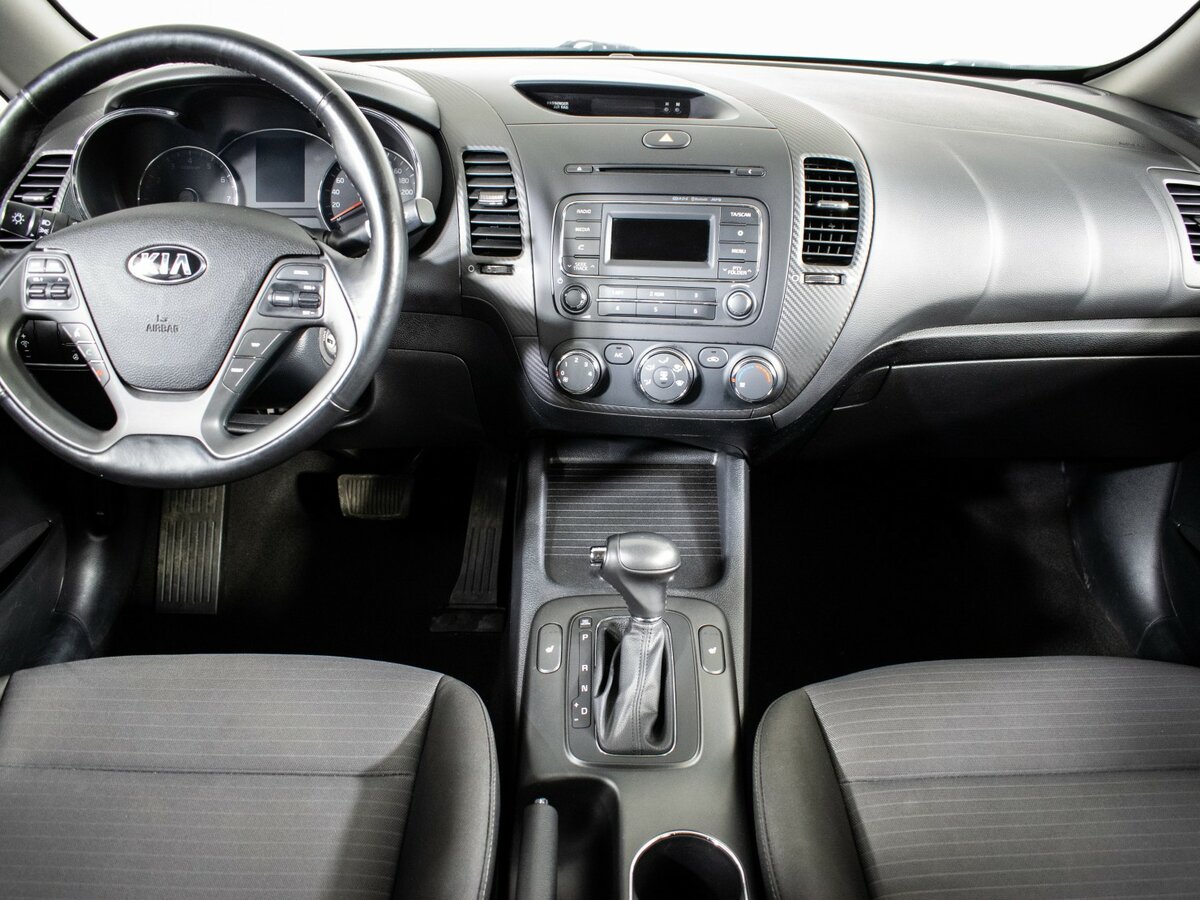 Kia Cerato с пробегом — 2015 год. Фото: #8