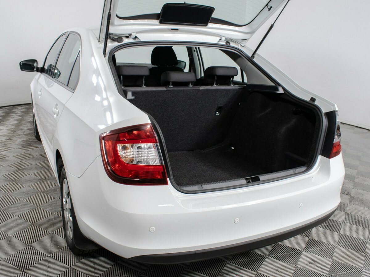 Skoda Rapid с пробегом — 2017 год. Фото: #12