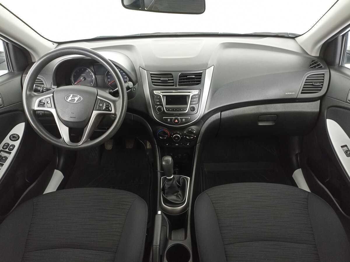 Hyundai Solaris с пробегом — 2015 год. Фото: #13