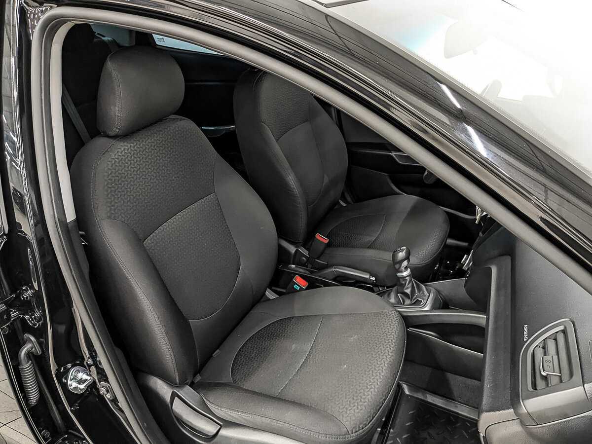 Kia Rio с пробегом — 2012 год. Фото: #23