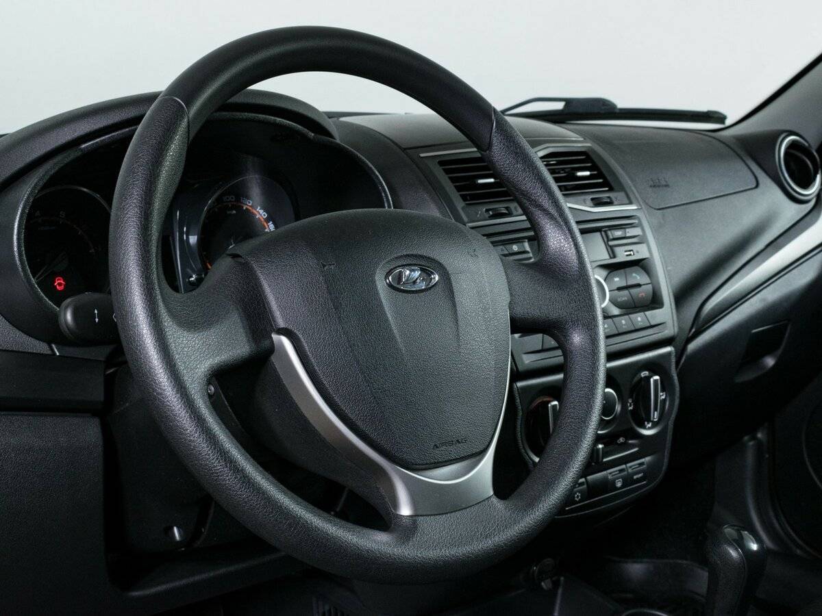 Lada (ВАЗ) Granta с пробегом — 2019 год. Фото: #11