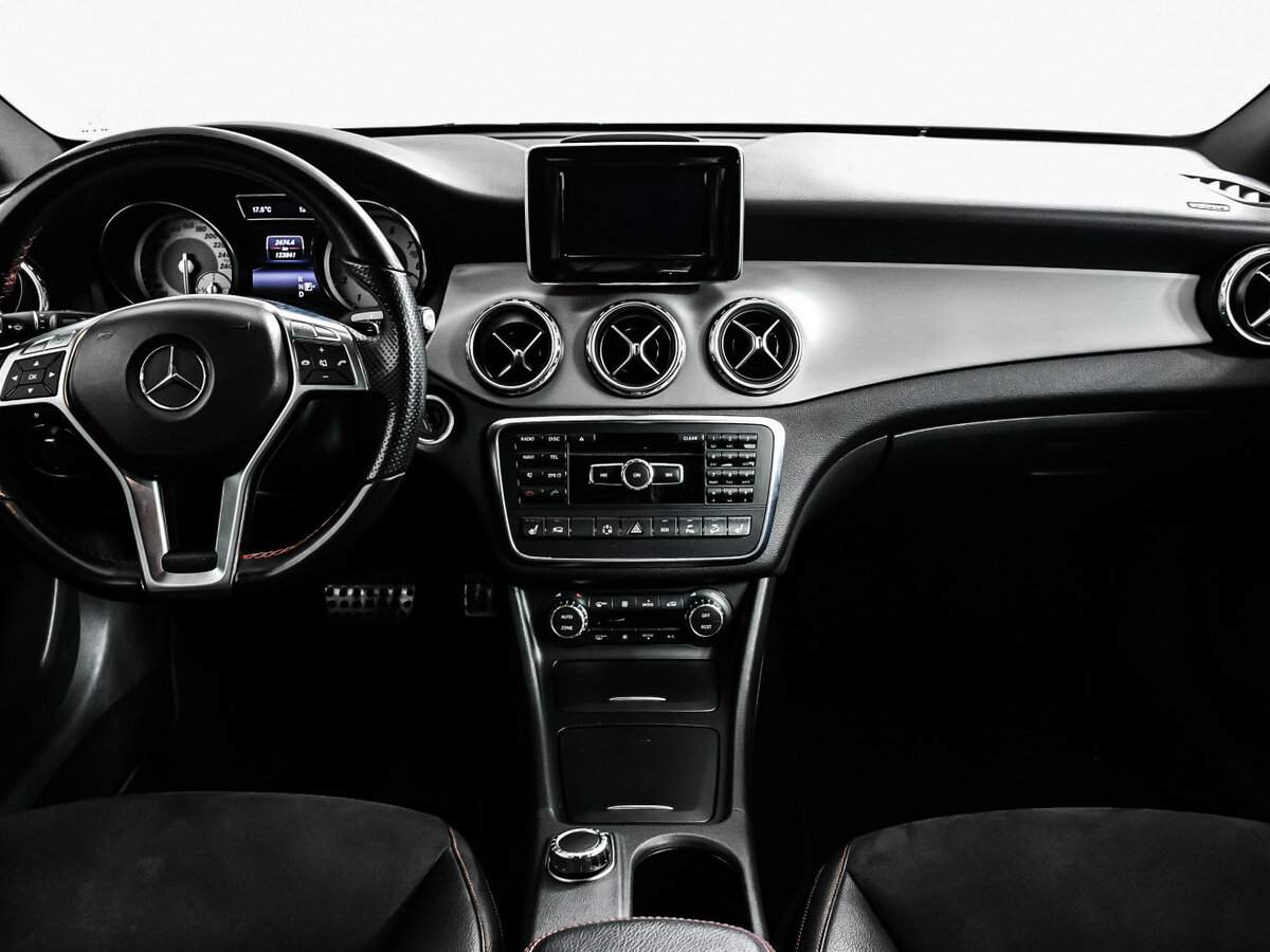 Mercedes-Benz GLA с пробегом — 2014 год. Фото: #10