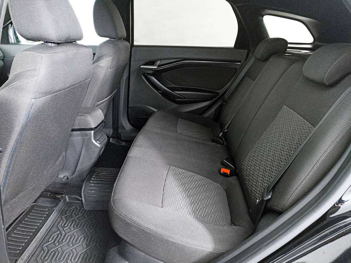 Lada (ВАЗ) Vesta с пробегом — 2020 год. Фото: #11