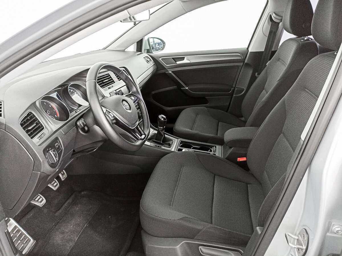 Volkswagen Golf с пробегом — 2013 год. Фото: #13