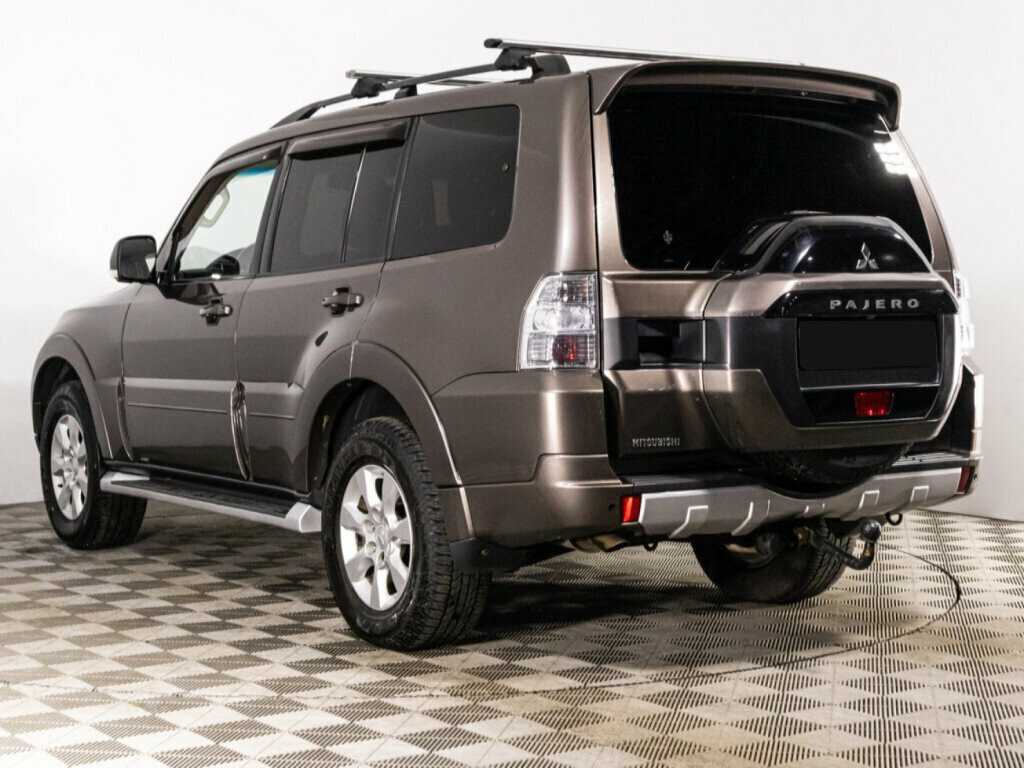 Mitsubishi Pajero с пробегом — 2014 год. Фото: #6