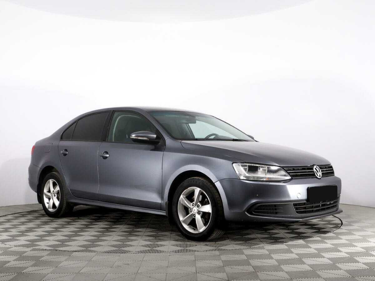 Volkswagen Jetta с пробегом — 2012 год. Фото: #2
