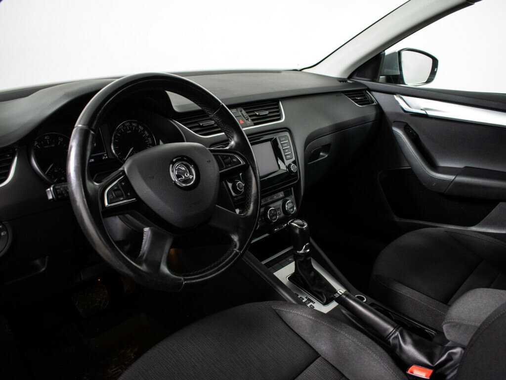 Skoda Octavia с пробегом — 2013 год. Фото: #11