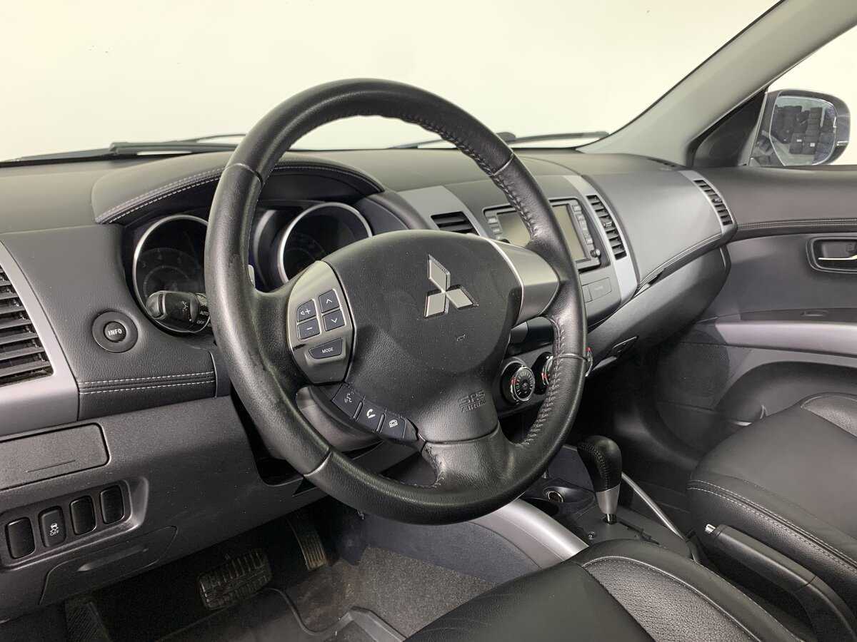 Mitsubishi Outlander с пробегом — 2012 год. Фото: #11