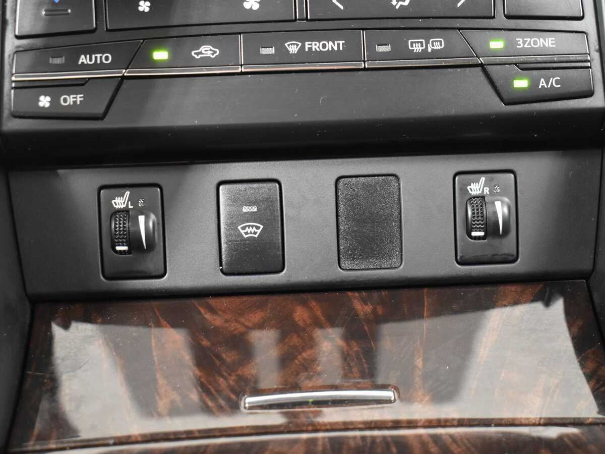 Toyota Camry с пробегом — 2015 год. Фото: #15