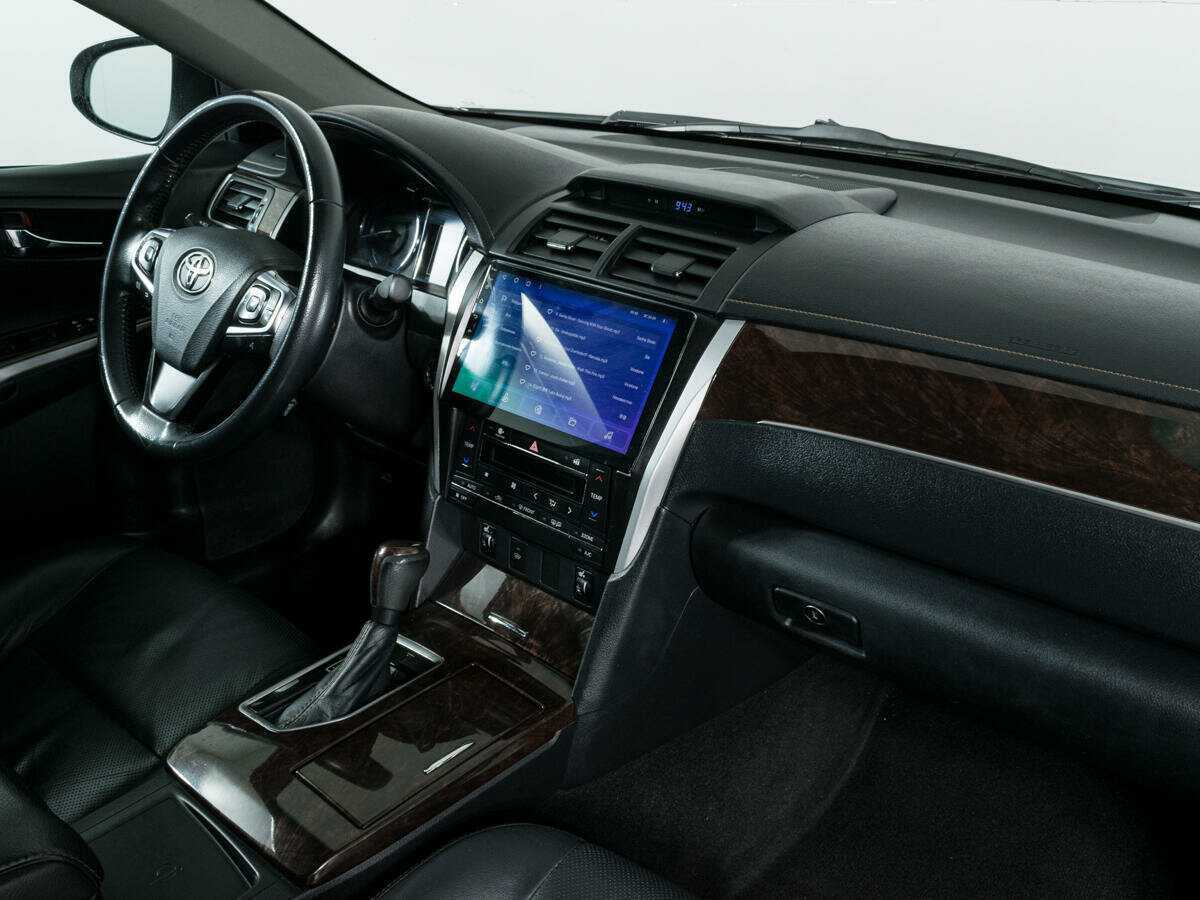 Toyota Camry с пробегом — 2017 год. Фото: #6