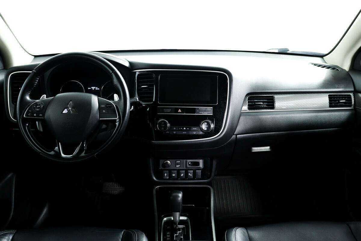 Mitsubishi Outlander с пробегом — 2019 год. Фото: #10