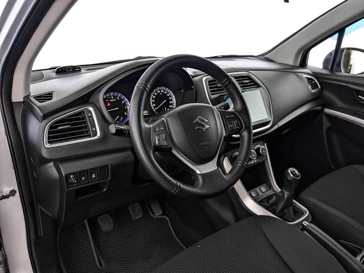 Suzuki SX4 с пробегом — 2018 год. Фото: #10