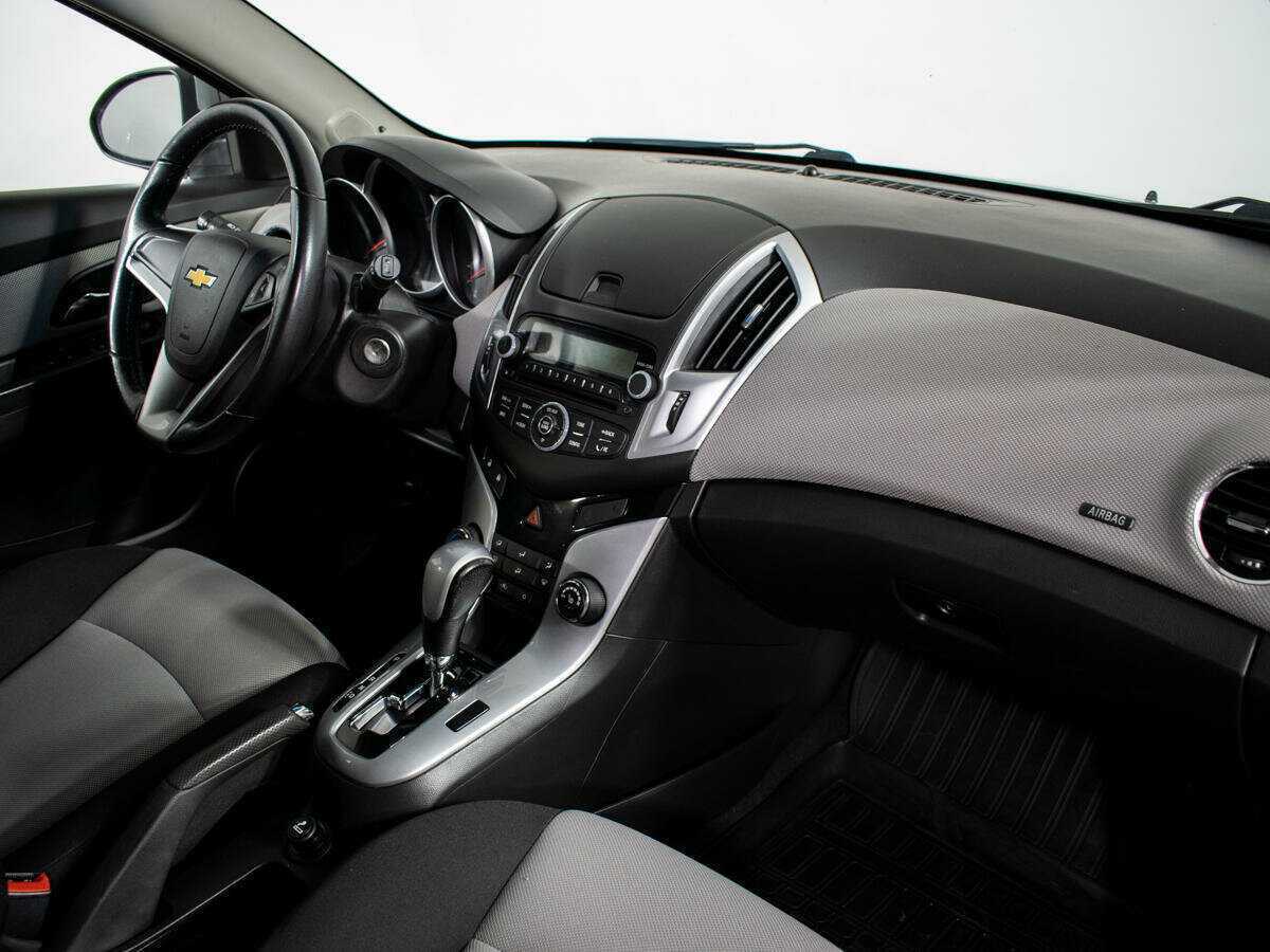 Chevrolet Cruze с пробегом — 2013 год. Фото: #6