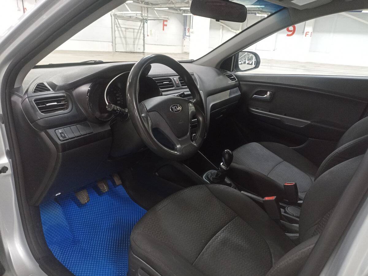 Kia Rio с пробегом — 2015 год. Фото: #15