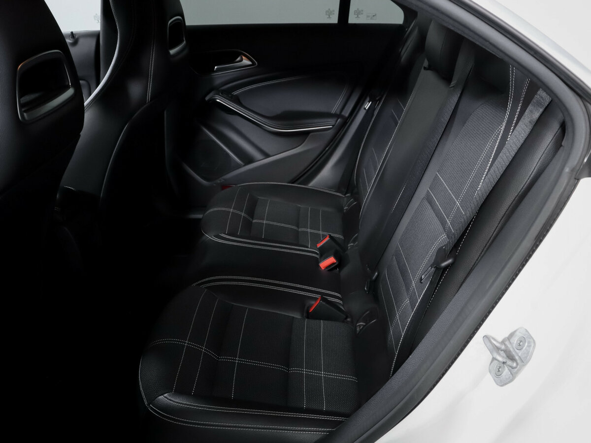 Mercedes-Benz CLA с пробегом — 2014 год. Фото: #7