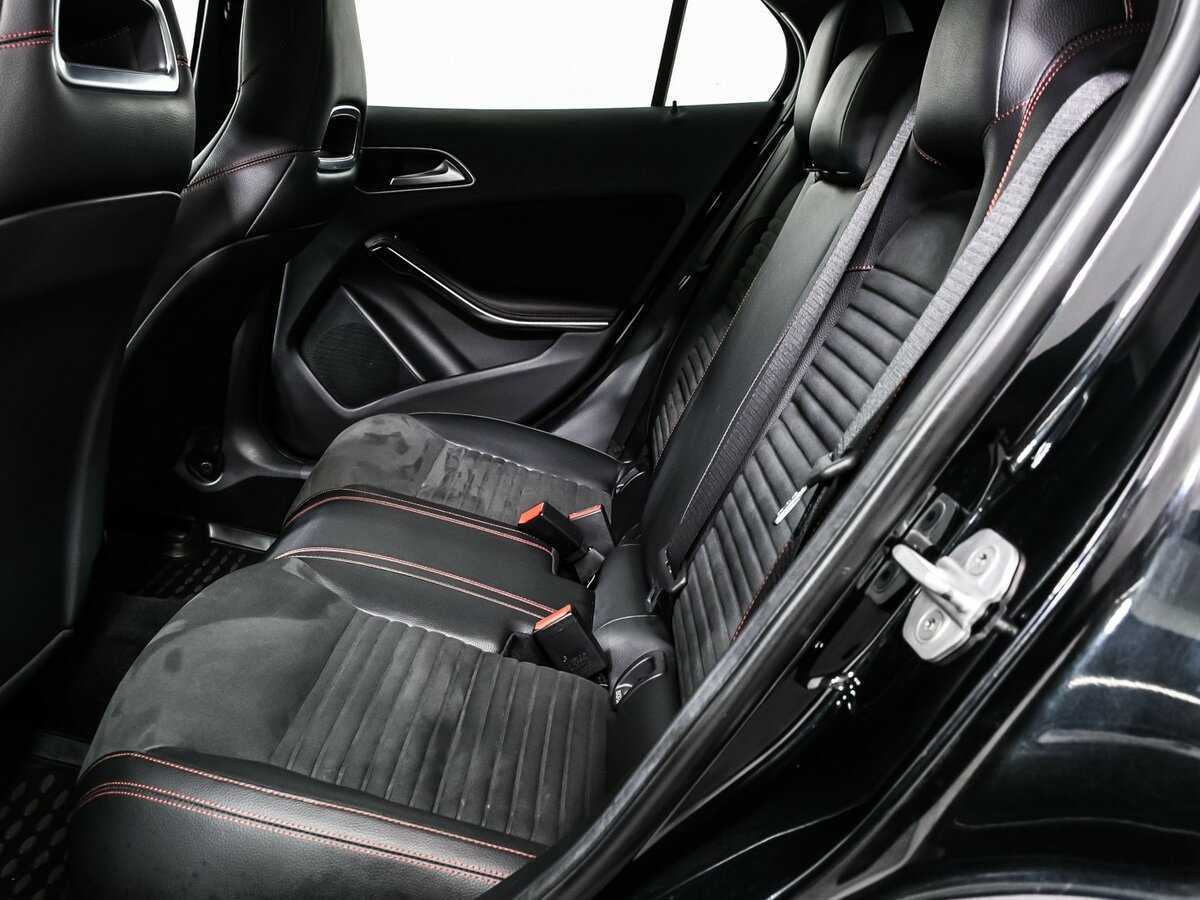 Mercedes-Benz GLA с пробегом — 2015 год. Фото: #12