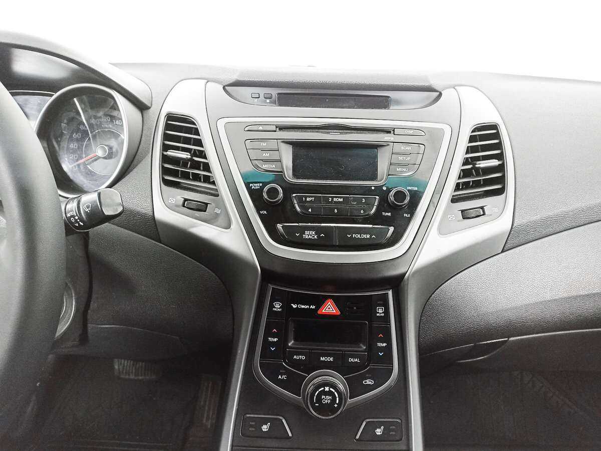 Hyundai Elantra с пробегом — 2014 год. Фото: #12