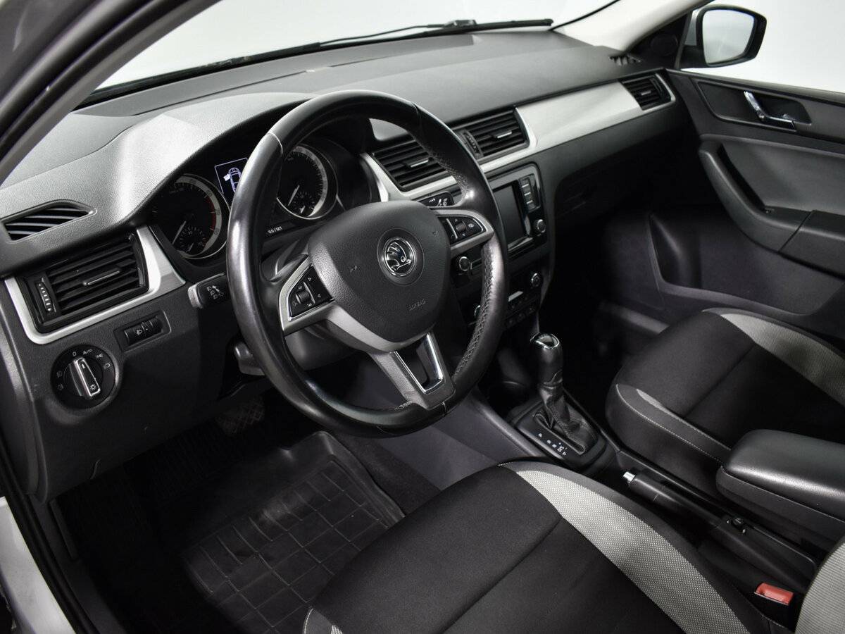 Skoda Rapid с пробегом — 2017 год. Фото: #8