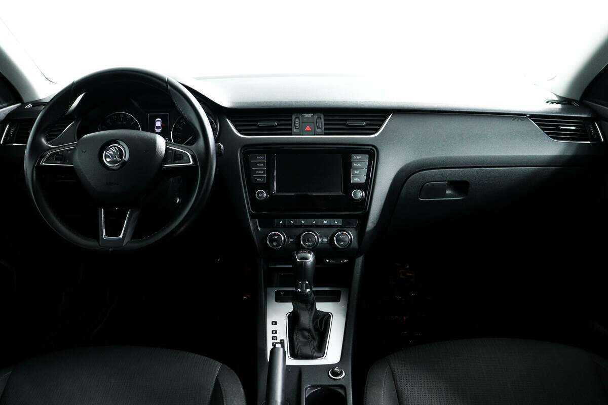 Skoda Octavia с пробегом — 2015 год. Фото: #10