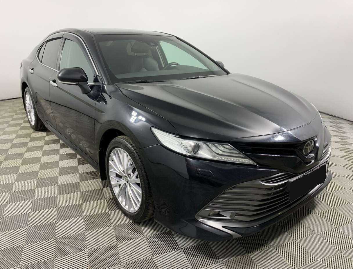 Toyota Camry с пробегом — 2020 год. Фото: #1