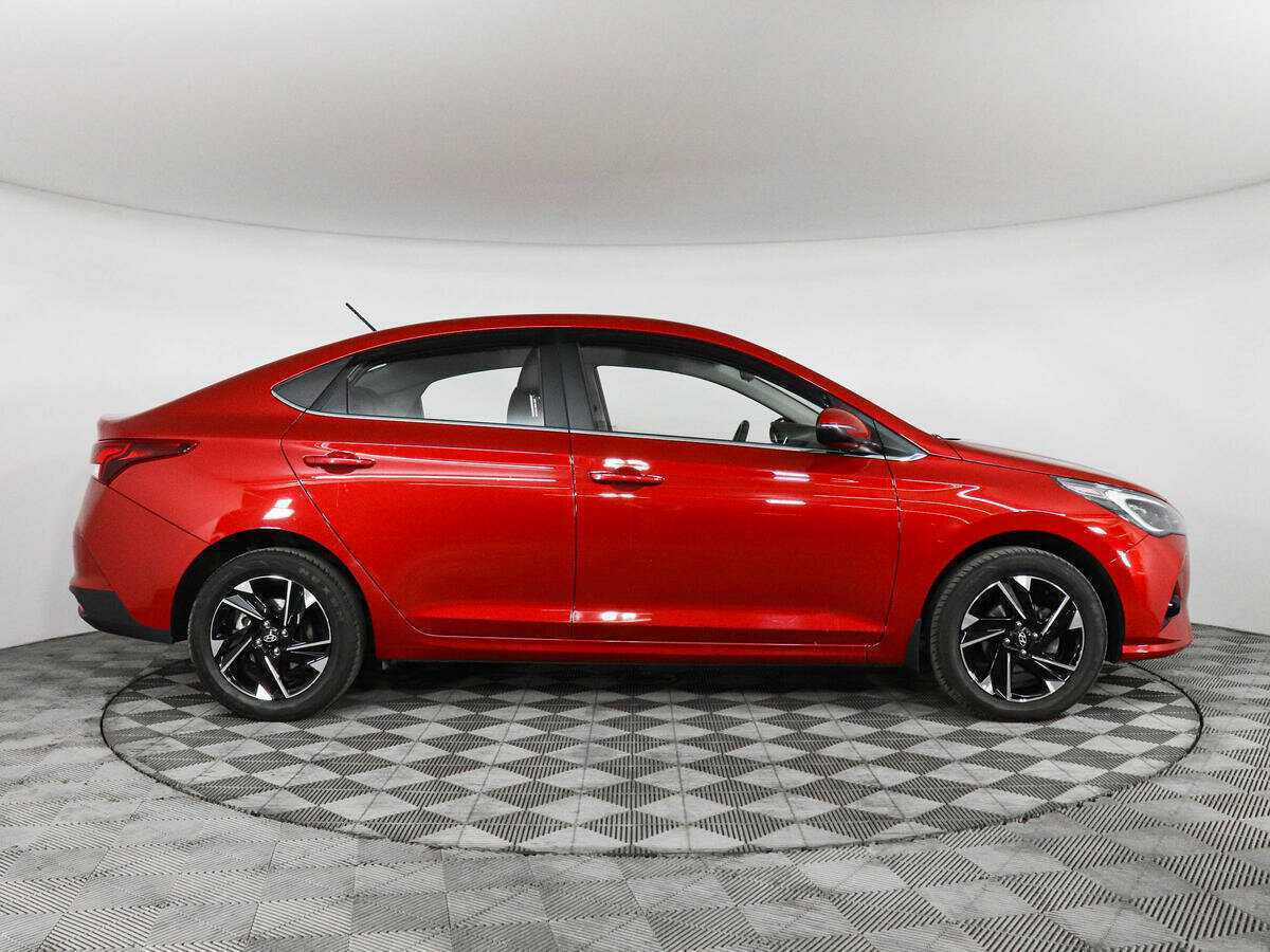 Hyundai Solaris с пробегом — 2022 год. Фото: #3