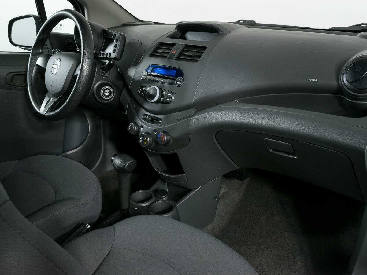 Chevrolet Spark с пробегом — 2013 год. Фото: #9
