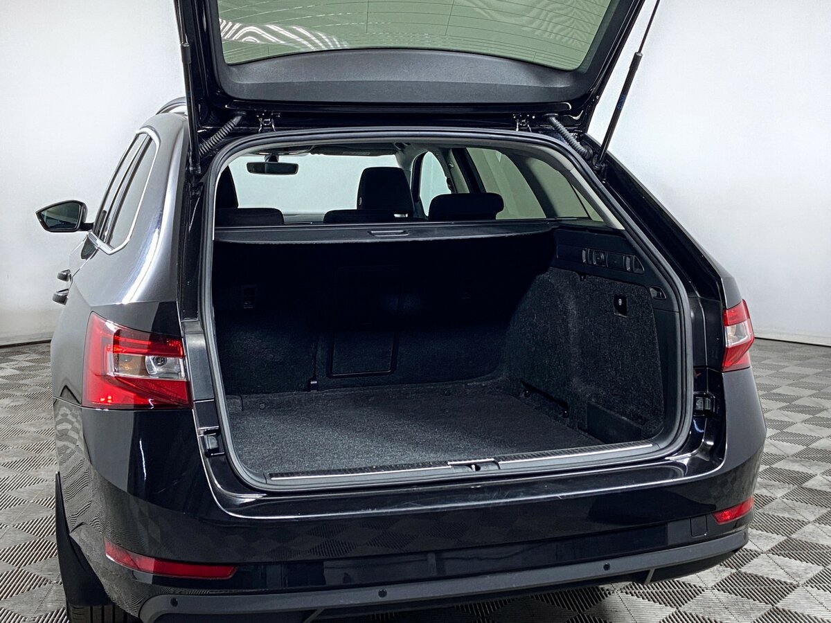 Skoda Superb с пробегом — 2020 год. Фото: #5