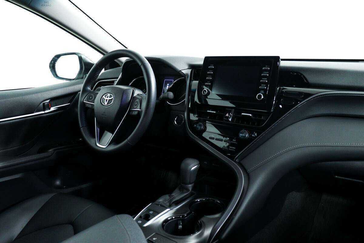 Toyota Camry с пробегом — 2021 год. Фото: #8