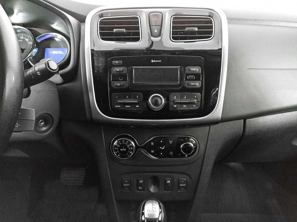 Renault Sandero с пробегом — 2018 год. Фото: #13