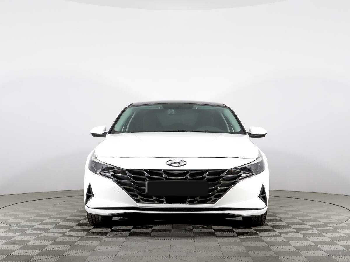 Hyundai Elantra с пробегом — 2021 год. Фото: #1