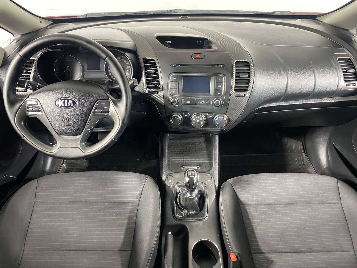 Kia Cerato с пробегом — 2013 год. Фото: #8