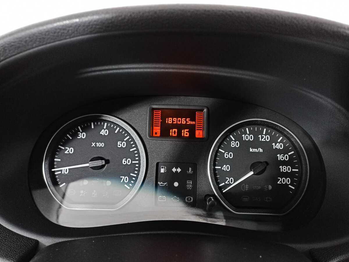 Nissan Almera с пробегом — 2013 год. Фото: #10