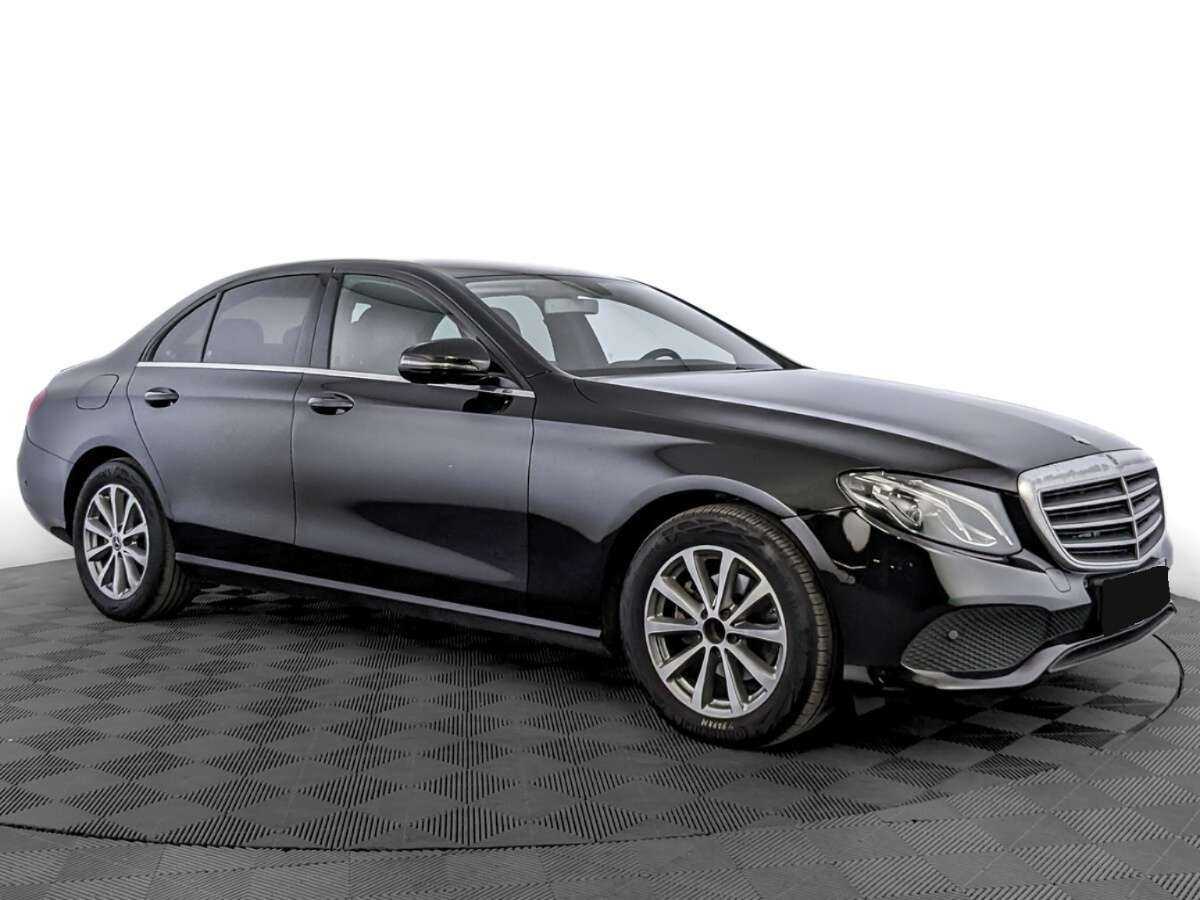 Mercedes-Benz E-Класс с пробегом — 2018 год. Фото: #2