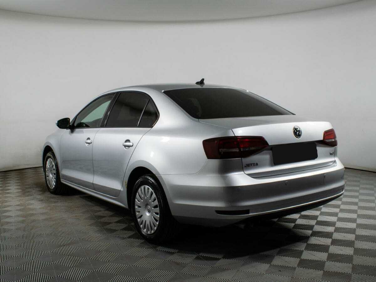 Volkswagen Jetta с пробегом — 2018 год. Фото: #6