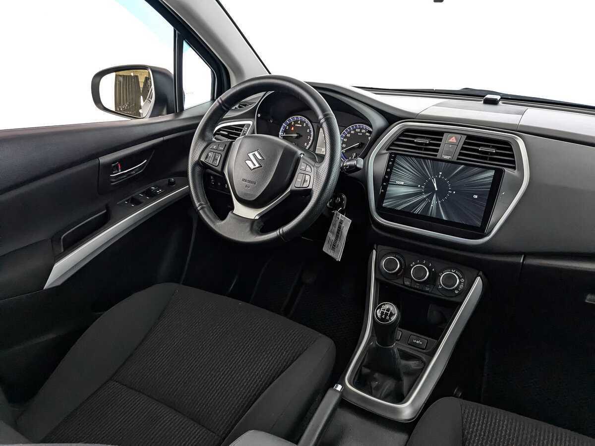 Suzuki SX4 с пробегом — 2018 год. Фото: #16