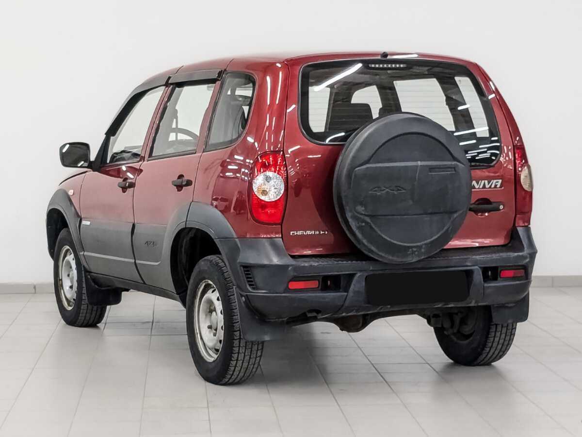 Chevrolet Niva с пробегом — 2015 год. Фото: #6